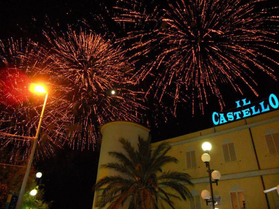 Hotel Il Castello Paola Exterior photo